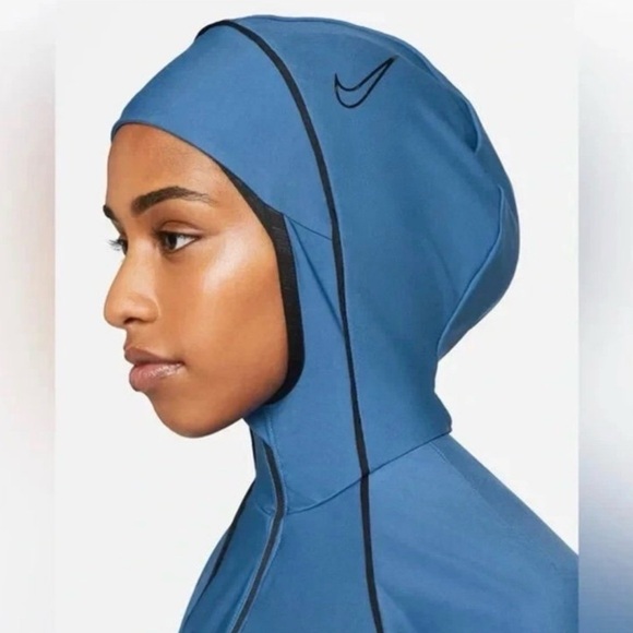 NWOT Nike Women's Blue Hooded Jacket
Nike Swim Victory Luxe Modest Tunic - Picture 3 of 9